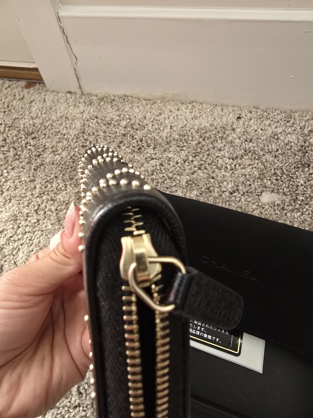 CHANEL Black Quilted Card Wallet with Gold CC Studs - Picture 4 of 7